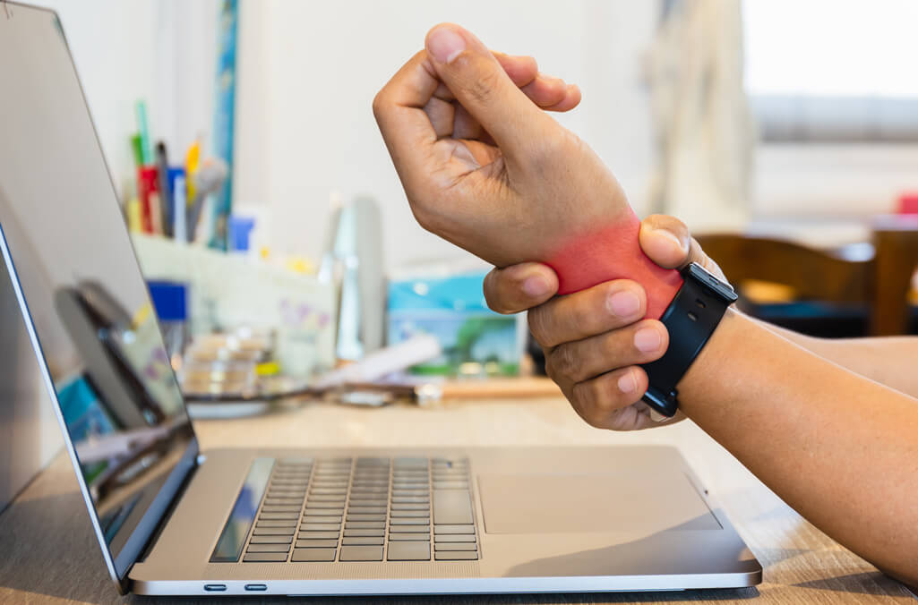 Finger amputation at work