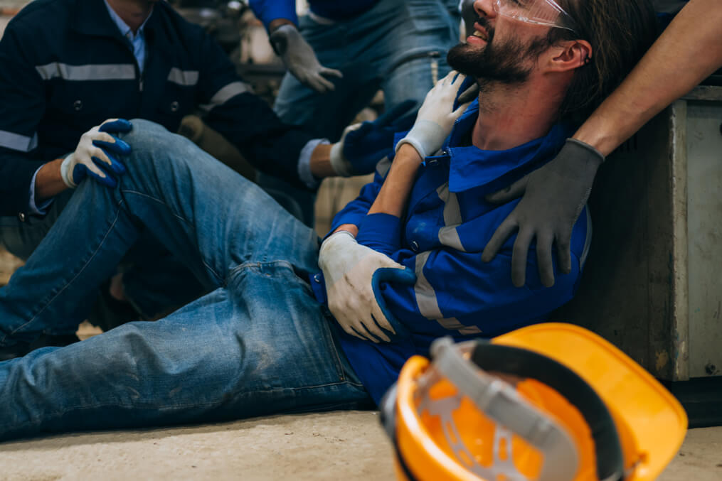 A fall injury at work settles for £45,000. 00 | fall injury Worker with accident | finger amputation